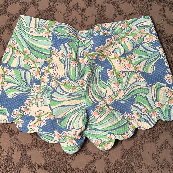 Lilly Pulitzer shorts size 10 - Picture 2 of 3